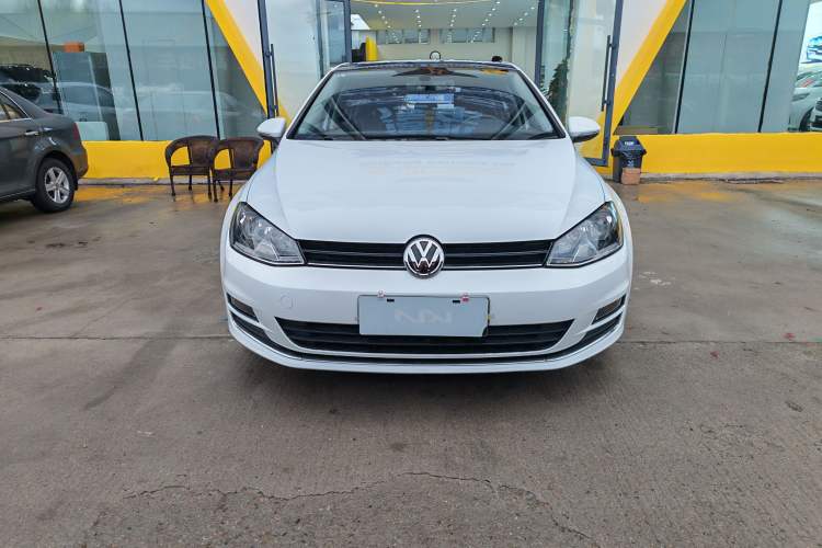 Used Volkswagen Golf 2016 230TSI Automatic Luxury Version
