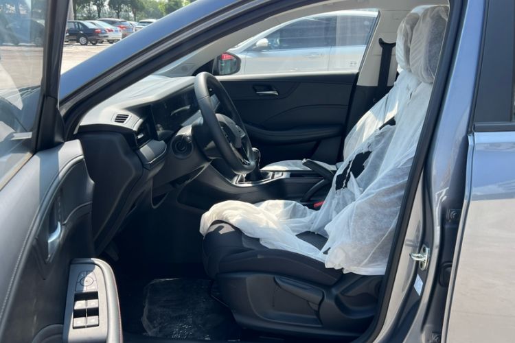 Used Roewe i5 2023 1.5L Manual Comfort Edition
