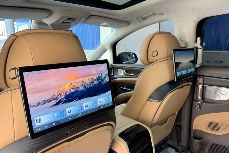 Used Denza D9 2022 DM-i 970 Four-Wheel Drive Flagship Model
