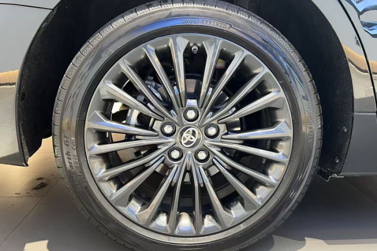 Used Toyota Avalon 2019 2.0L XLE Premium Edition China VI