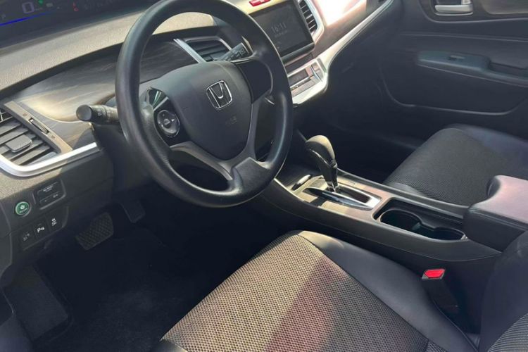 Used Honda Jade 2017 1.8L automatic Comfort version 5 seats