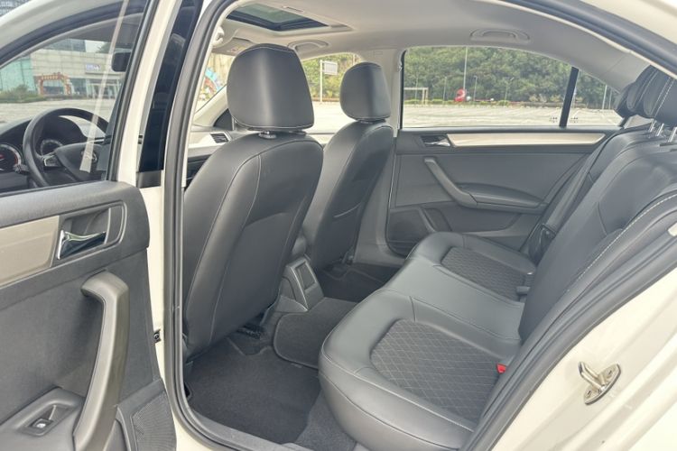 Used Skoda Rapid 2019 1.5L Automatic Comfort Edition China VI Standard
