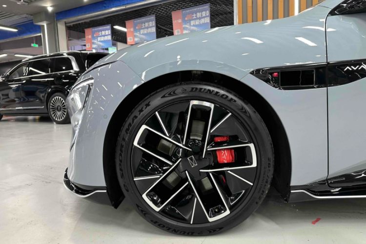 Used  12 2023 650 Three-Laser Four-Wheel Drive Performance Edition
