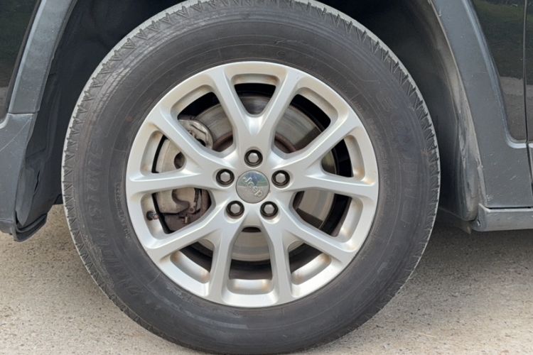 Used  Cherokee 2016 2.4L Professional Smart Version
