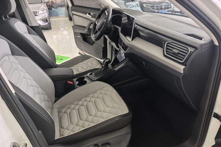 Used Volkswagen Tayron 2023 280TSI Two-Wheel-Drive Luxury Plus Advanced Version
