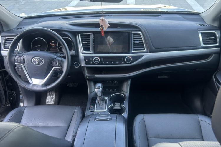 Used Toyota Highlander 2018 2.0T Four-Wheel Drive Luxury Version 7 Seats China VI Standard
