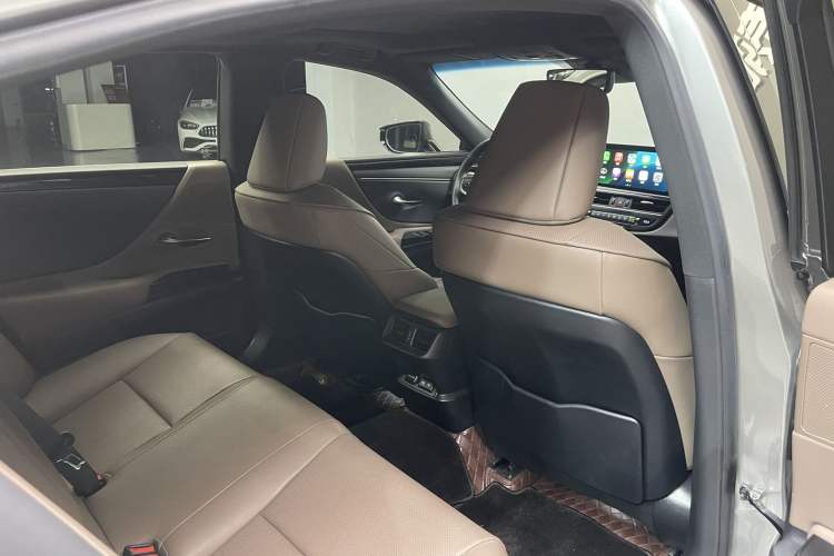 Used Lexus ES 2022 200 Excellence Edition
