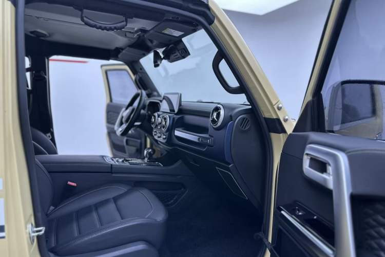 Used Beijing Auto BJ40 2019 2.3T Automatic Four-Wheel Drive Ring the Tower Champion Edition China VI