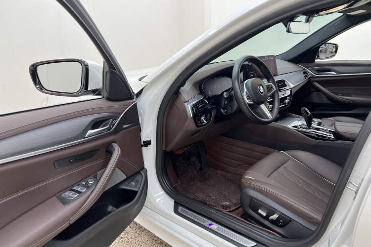 Used BMW 5 Series 2022 Restyled 530Li Leading Edition M Sport Package
