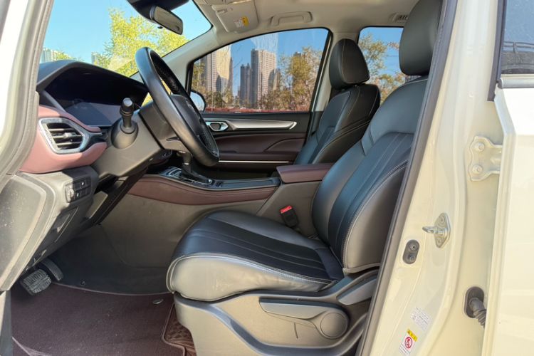 Used GAC Trumpchi M6 2021 PRO 270T DCT Luxury Edition
