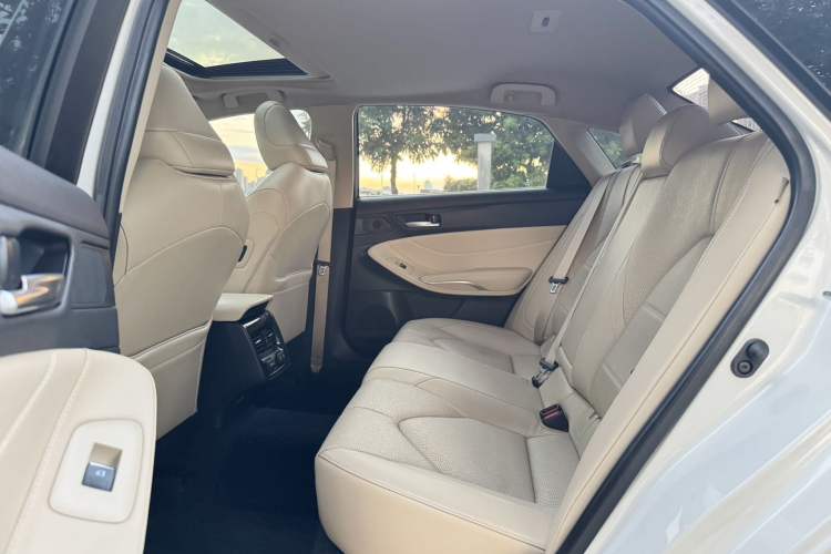 Used Toyota Avalon 2019 2.0L XLE Premium Edition China VI
