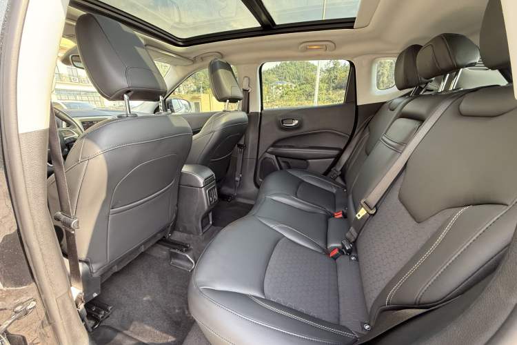 Used  Compass 2019 220T Automatic Enjoyment Version