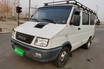 Used Iveco Daily 2021 2.5T A35 M1 Passenger Van 5-9 Seater Short Wheelbase Low Roof Dual Tires Manual Doors