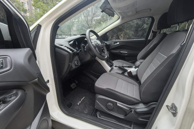 Used Ford Kuga 2015 1.5L GTDi Two-Wheel-Drive Comfort Model
