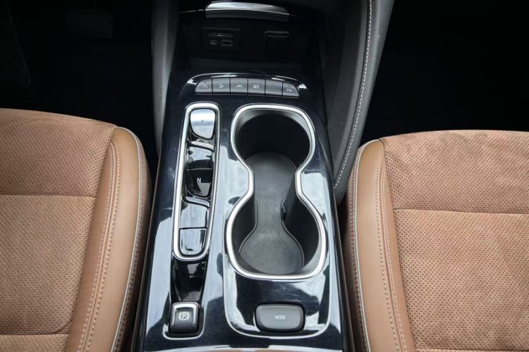 Used Buick Envision 2020 Encore S 652T Four-Wheel Drive Luxury Model
