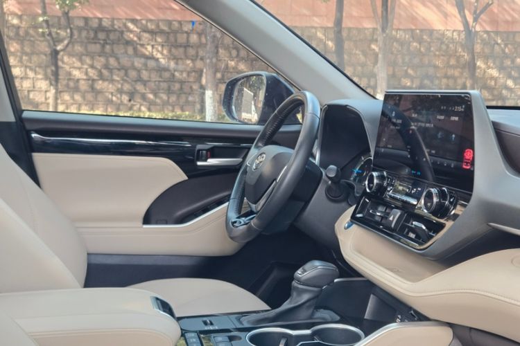 Used Toyota Highlander 2022 Dual-Engine 2.5L Four-Wheel Drive Prestige Version 7 Seats
