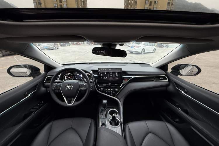 Used Toyota Camry 2021 2.0G Luxury Edition
