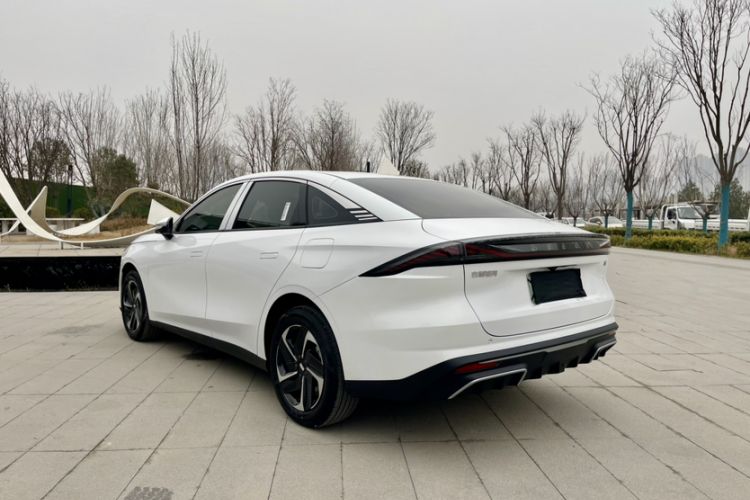 Used  L6 2024 125km PLUS Dragon Edition