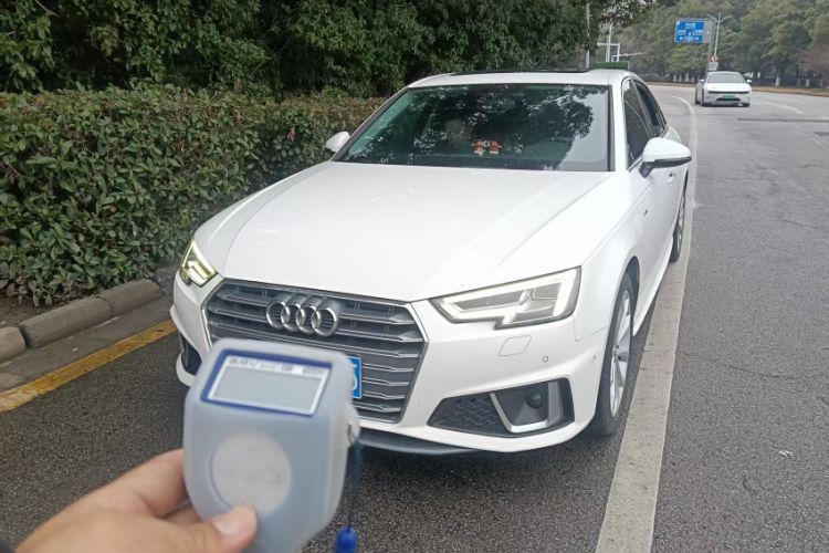 Used Audi A4L 2019 40 TFSI Fashion Edition China VI Emission Standard
