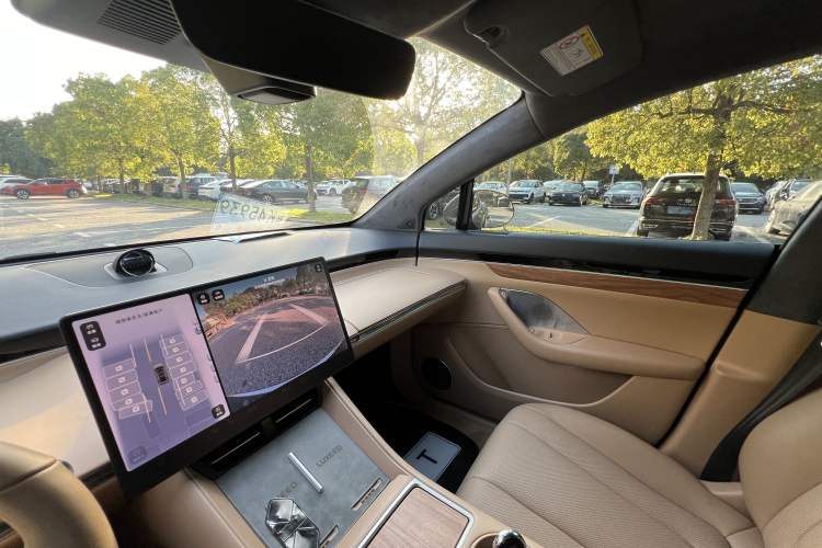 Used Hima Luxeed R7 2024 All-Electric 736 km Ultra
