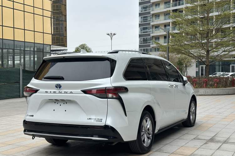 Used Toyota Sienna 2021 2.5L Hybrid Ultimate Edition
