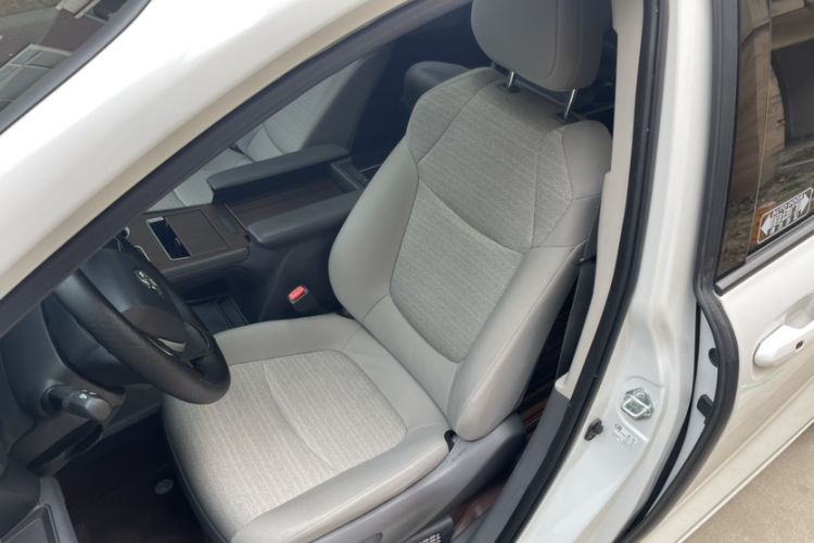 Used Toyota Sienna 2023 2.5L Hybrid Comfort Edition
