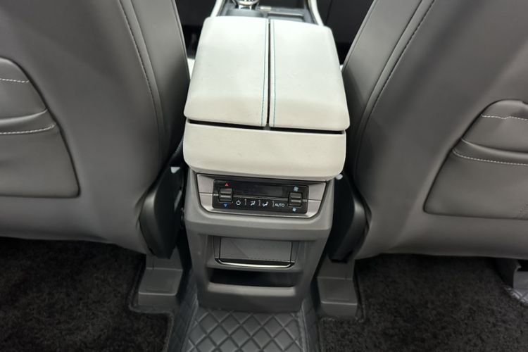 Used Ford Edge 2023 Ford Explorer L 2.0T EcoBoost Two-Wheel Drive 7-Seater Luxury Model
