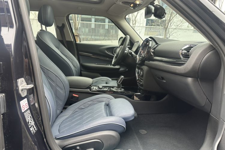 Used  Clubman 2022 1.5T COOPER Connoisseur
