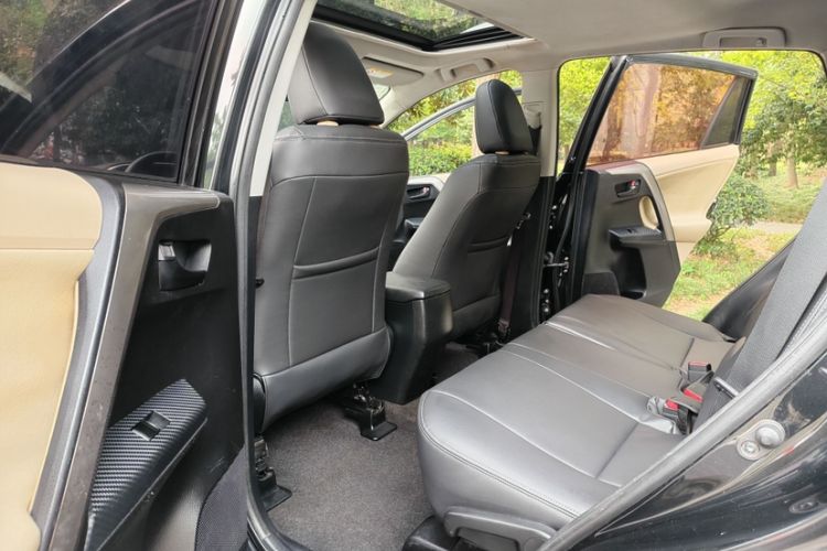 Used Toyota RAV4 2013 2.0L CVT Four-Wheel Drive Fashion Edition