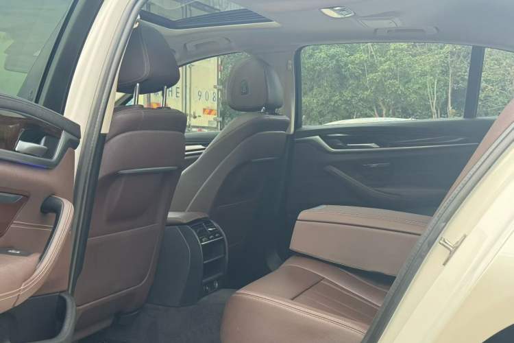 Used BMW 5 Series 2019 Facelifted 525Li Luxury Package
