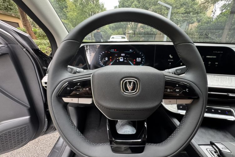 Used Changan Eado 2024 PLUS Blue Whale NE 1.4T GDI DCT High-Energy Edition
