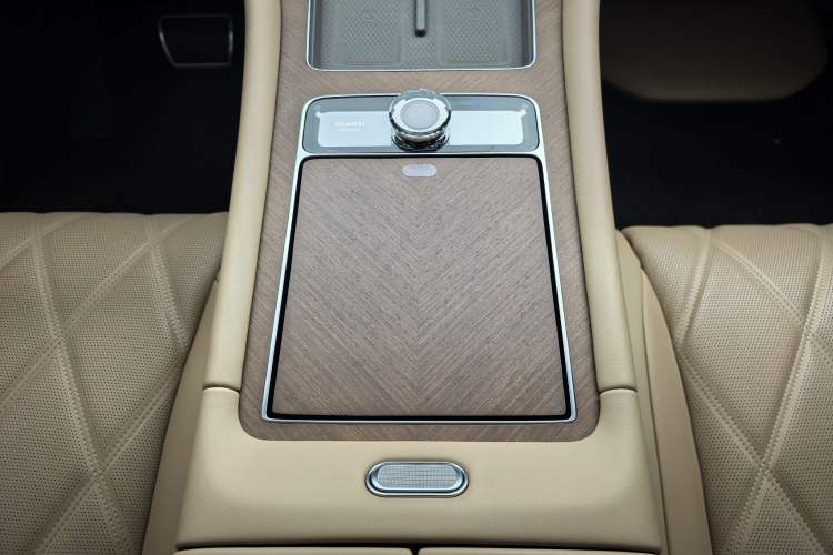 Used Hima AITO M9 2025 Extended-Range Ultra Version 52 kWh 5-Seater Edition