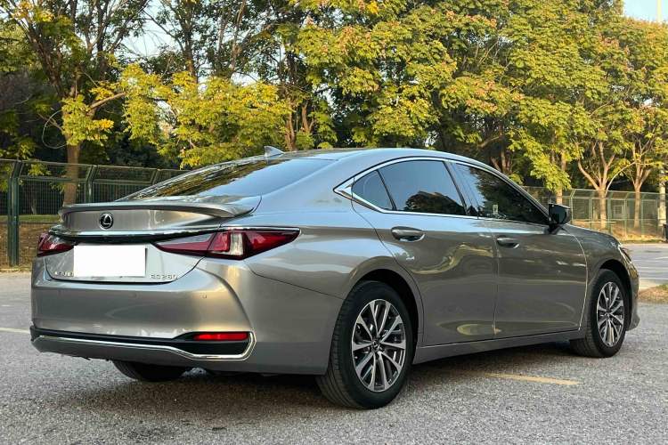 Used Lexus ES 2021 260 Excellence Edition
