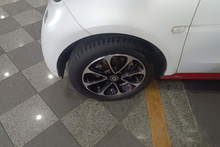 Used  fortwo 2015 1.0L 52 kW Hardtop Passion Edition
