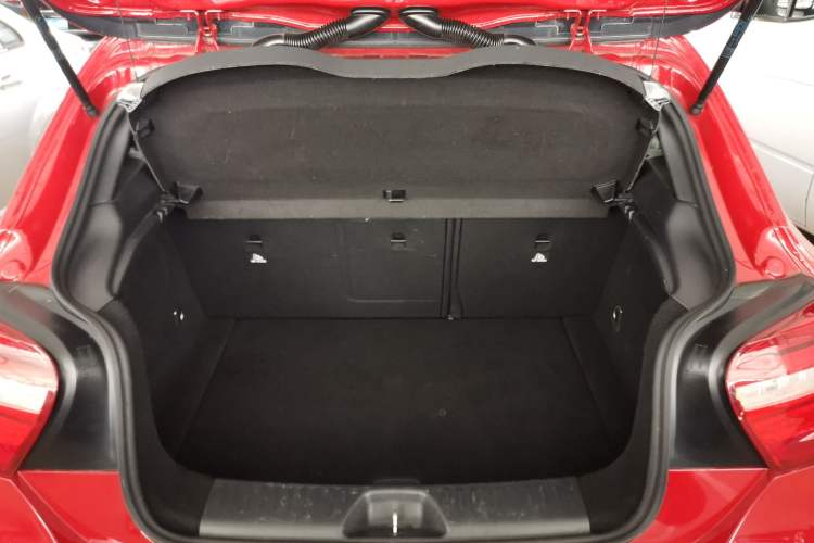 Used Mercedes-Benz A-Class 2015 A 200 Fashion Model
