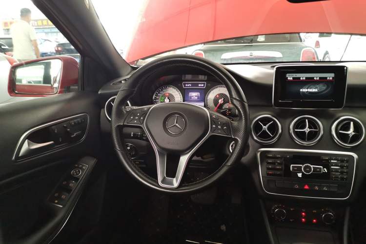 Used Mercedes-Benz A-Class 2015 A 200 Fashion Model
