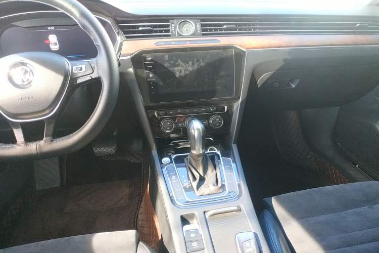 Used Volkswagen Magotan 2019 380TSI DSG Prestige Model China VI Standard
