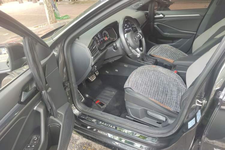 Used Volkswagen Sagitar 2019 280TSI DSG R-Line China VI
