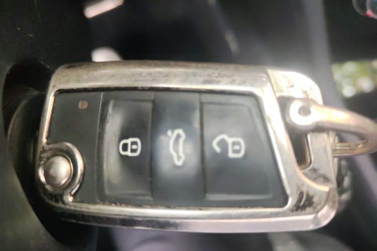 Used Volkswagen Sagitar 2019 280TSI DSG R-Line China VI
