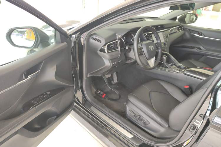 Used Toyota Camry 2018 Dual-Engine 2.5 HG Luxury Edition
