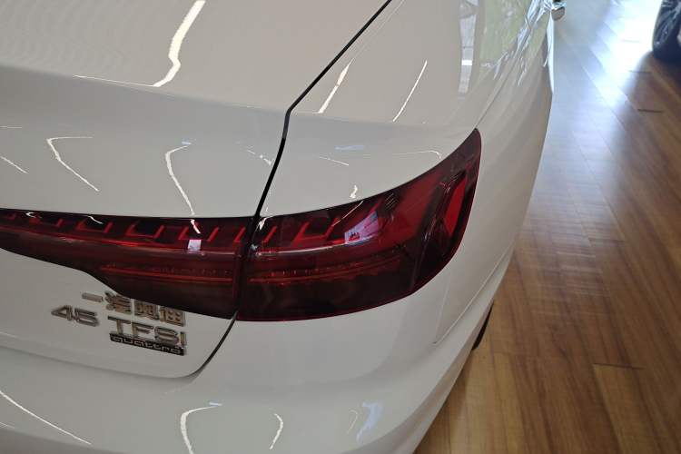 Used Audi A4L 2022 40 TFSI Fashion Dynamic Model
