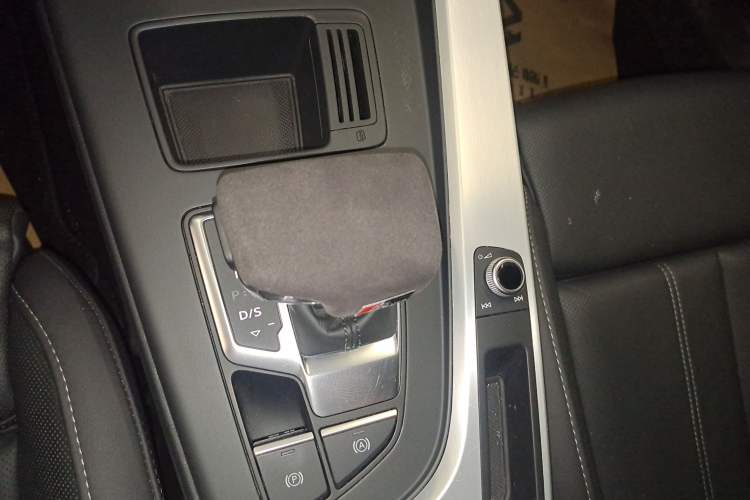 Used Audi A4L 2022 40 TFSI Fashion Dynamic Model
