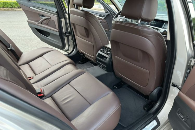 Used BMW 5 Series 2014 525Li Luxury Design Package
