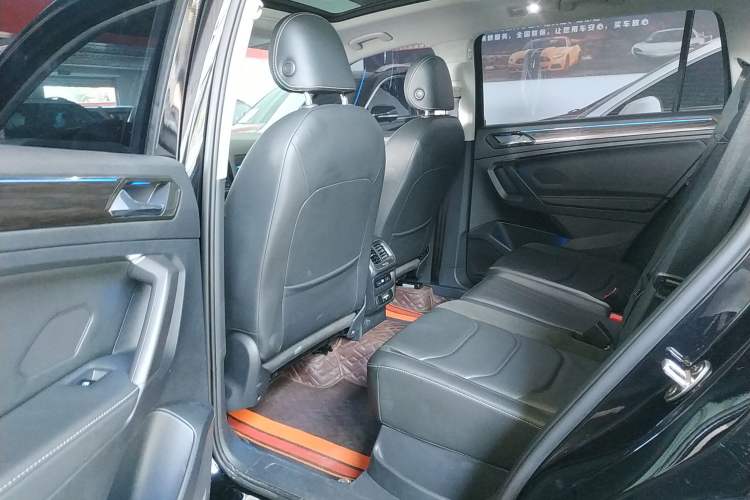 Used Volkswagen Tiguan L 2020 330TSI Automatic Two-Wheel Drive Smart Luxury Edition China VI Standard
