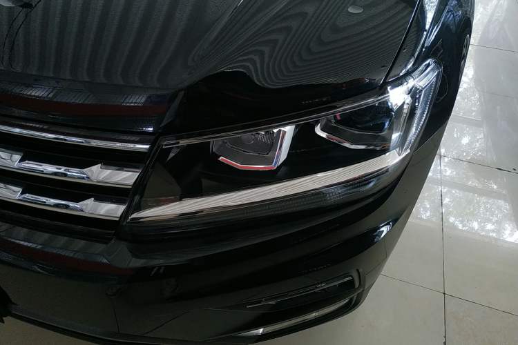 Used Volkswagen Tiguan L 2020 330TSI Automatic Two-Wheel Drive Smart Luxury Edition China VI Standard
