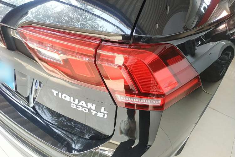 Used Volkswagen Tiguan L 2020 330TSI Automatic Two-Wheel Drive Smart Luxury Edition China VI Standard
