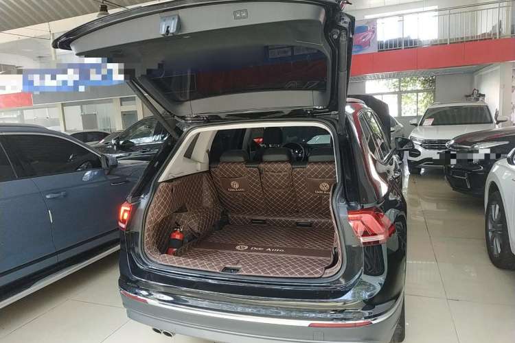 Used Volkswagen Tiguan L 2020 330TSI Automatic Two-Wheel Drive Smart Luxury Edition China VI Standard
