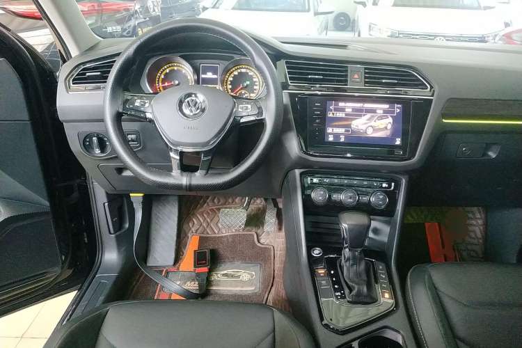 Used Volkswagen Tiguan L 2020 330TSI Automatic Two-Wheel Drive Smart Luxury Edition China VI Standard
