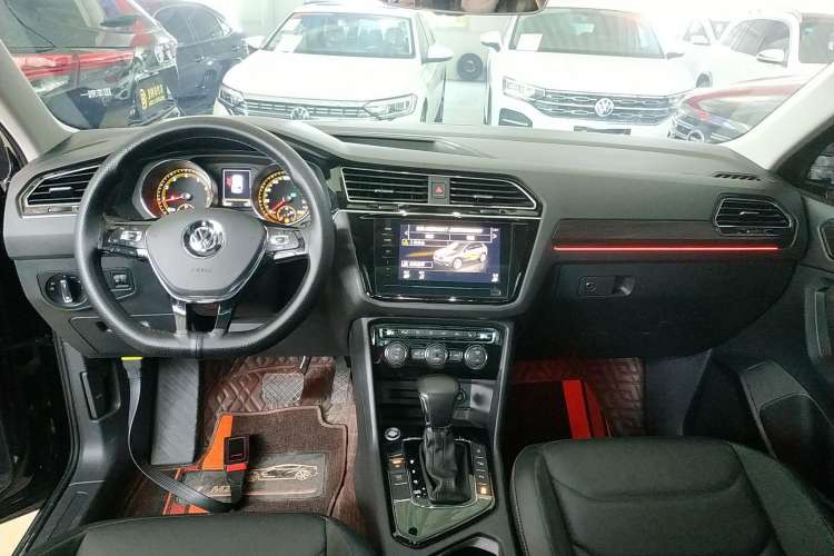 Used Volkswagen Tiguan L 2020 330TSI Automatic Two-Wheel Drive Smart Luxury Edition China VI Standard
