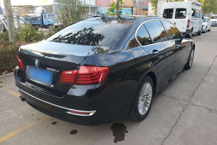 Used BMW 5 Series 2014 525Li Leading Model
